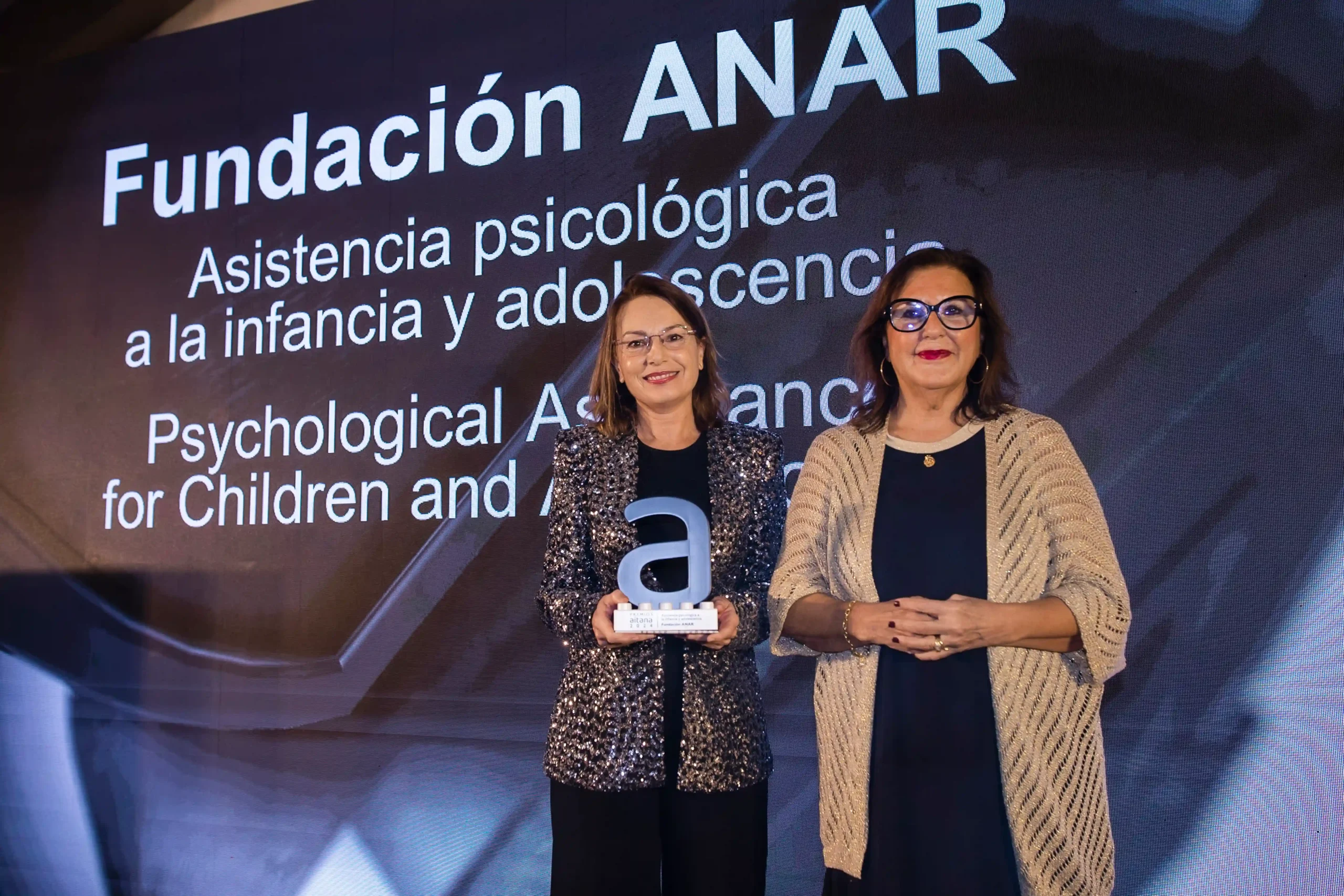 Fundación ANAR es galardonada en los Premios AITANA por su labor hacia la salud mental infanto-juvenil